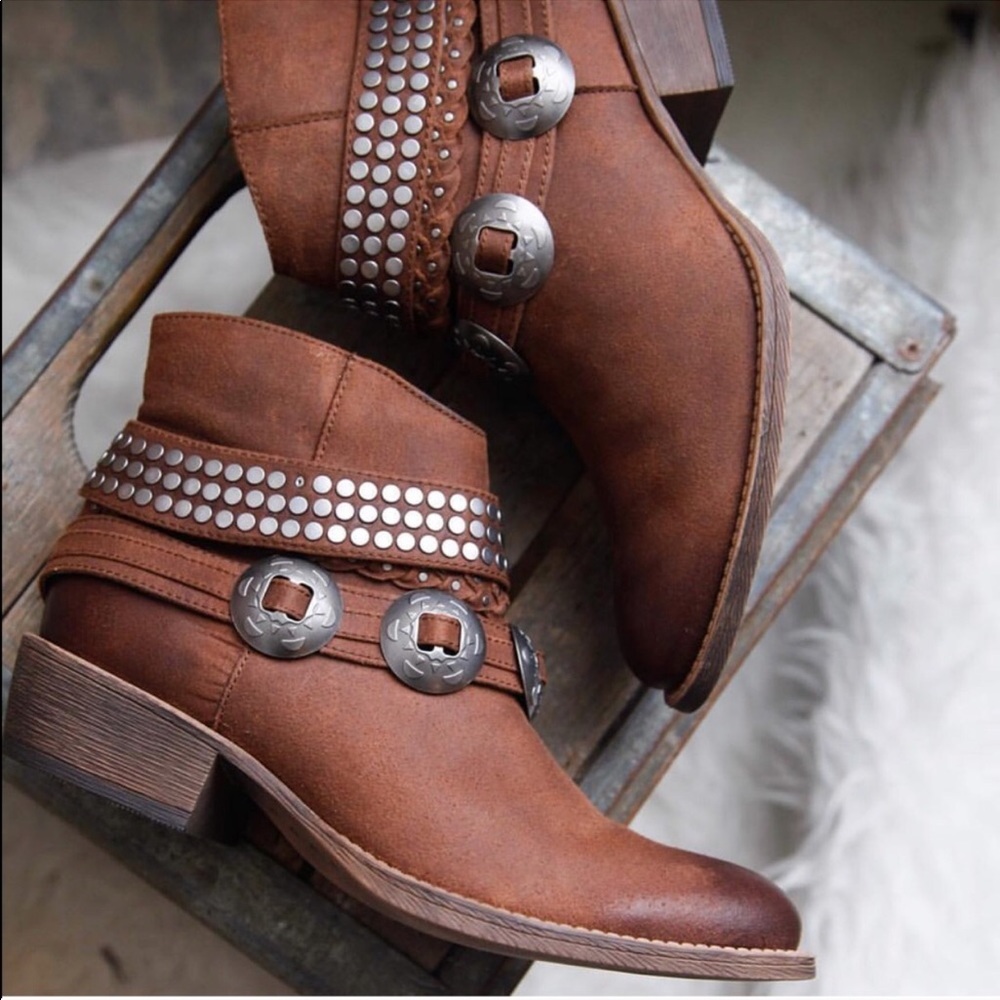 Nib Harness Western Distressed Canvas Booties - image 6